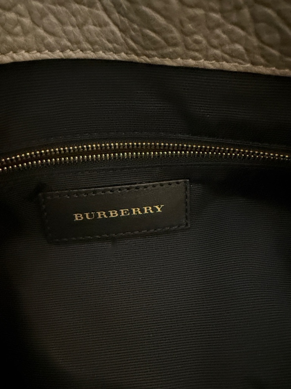 Burberry Heritage Grain check embossed medium Drewsburry Tote, Pale Grey - Picture 7 of 10